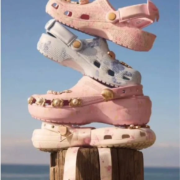 Love Shack Fancy Crocs - Picture 4 of 16